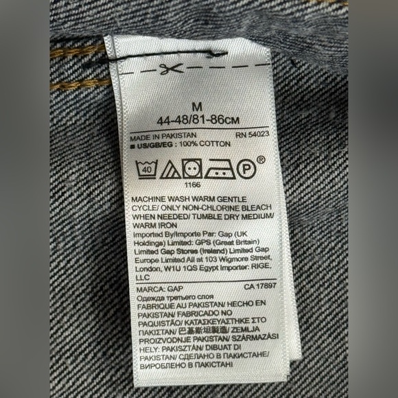 Gap Denim Men’s Blue Jean Jacket, Size Medium - Picture 12 of 12